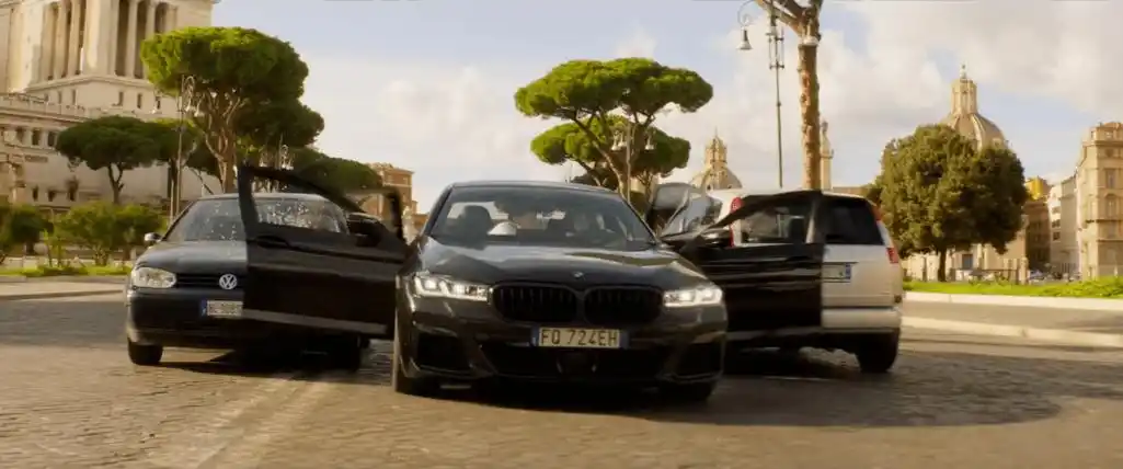 碟中谍7预告片发布,阿汤哥单手开宝马m5漂移帅呆了.