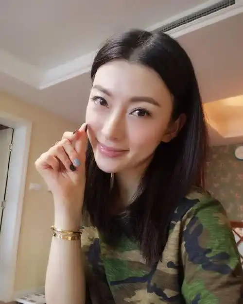 终于知道薛之谦为何回头找高磊鑫旗袍照曝光网友任谁都回头