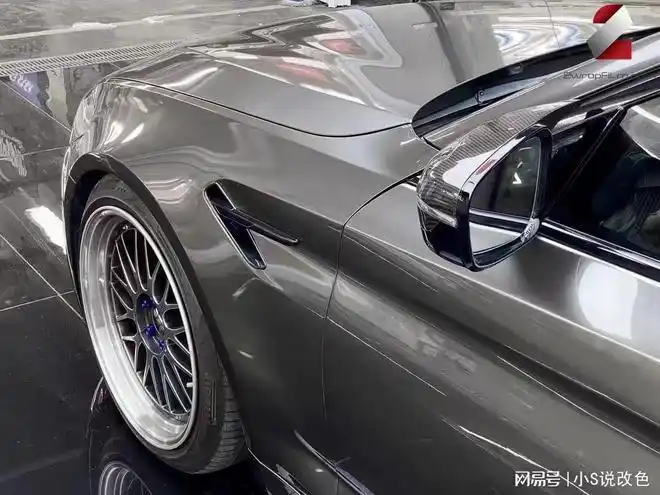 散发出强烈的金属质感宝马skto液态金属枪灰改色膜