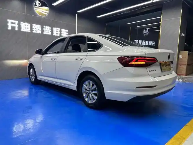 大众朗逸2021款15自动挡配置