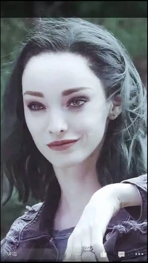 哪位知道这个小姐姐叫什么,想看她电影