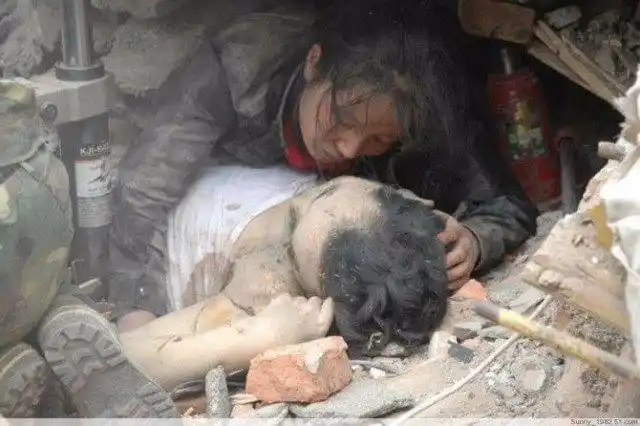 母爱这些催人泪下的图片让在外的你想起家里的母亲了么