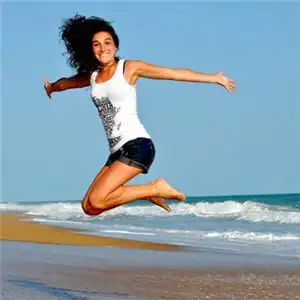 运动美女跳跃头像跳跃的美女图片