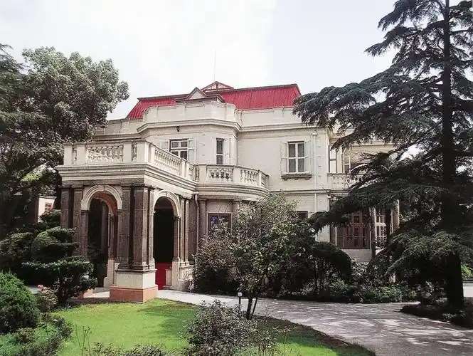 宋子文初恋受挫的盛公馆康康在上海图书馆东侧的淮海中路1517号里,有