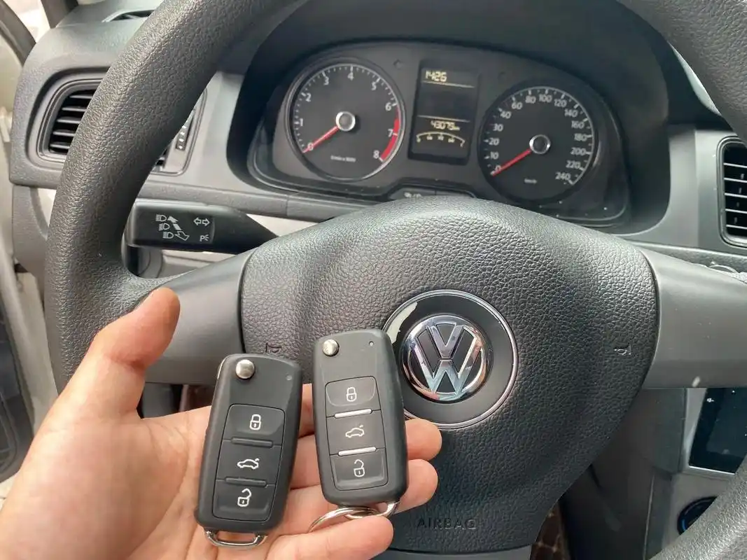 大众朗逸增加一把原厂遥控钥匙