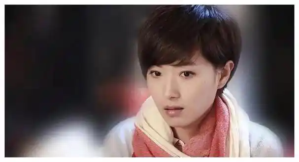 接下来几年,万茜姑娘可是不停接演各类影视作品,挑战一个又一个角色.