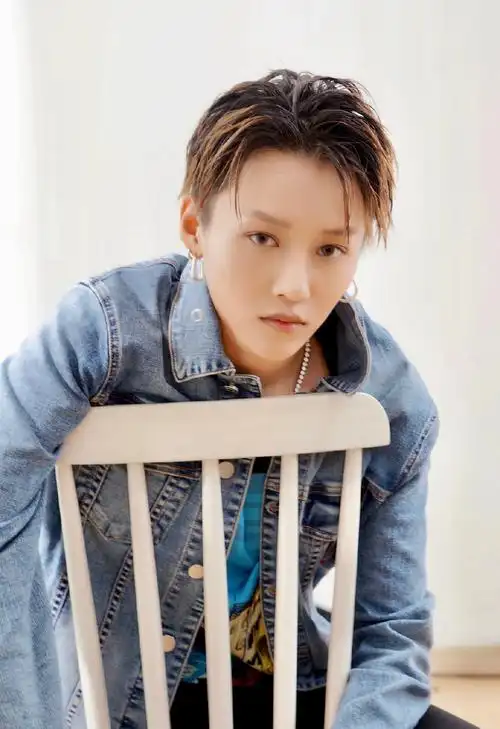 蜜蜂少女队刘雨昕写真图片