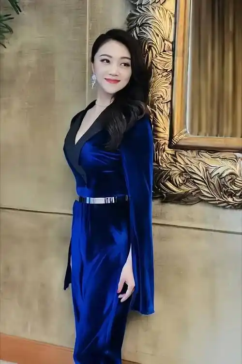 2020年之后,王小玮与徐子崴短暂组合过,可惜市场不买账.