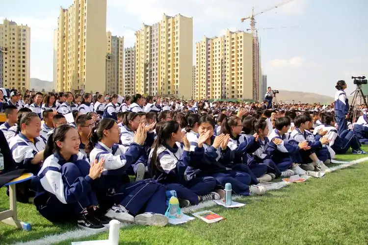 兵团十二师高级中学庆祝"五四"运动100周年表彰大会暨第八届校园文化