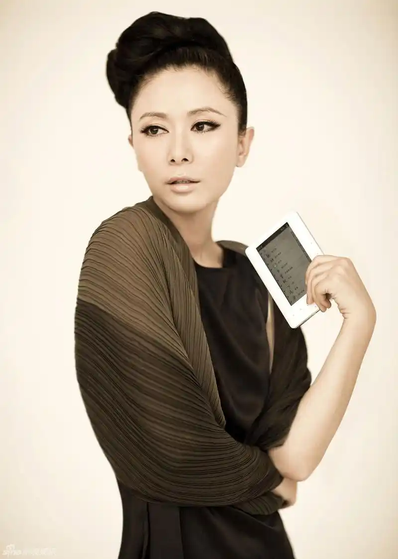 组图:张恒优雅化身数码宝贝 清新演绎时尚大片_高清图集_新浪网