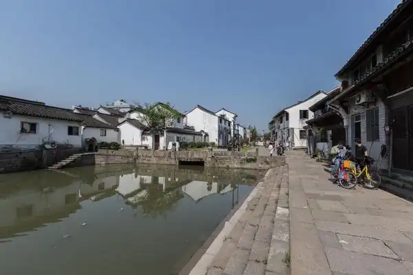 时吴越交战,越国大夫范蠡于钱塘江南岸筑城御吴,因寄固守