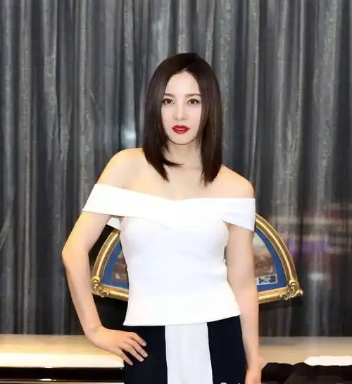 绝美曝光陶虹:岁月无法抵挡的魅力,这谁能抵挡她的性感写真!