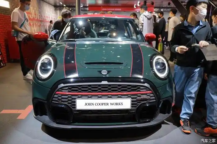 2021上海车展宝马mini可爱到家