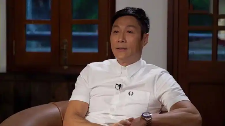 原创60岁林国斌自认不孝追忆与周星驰往事首次见面被掀衣服