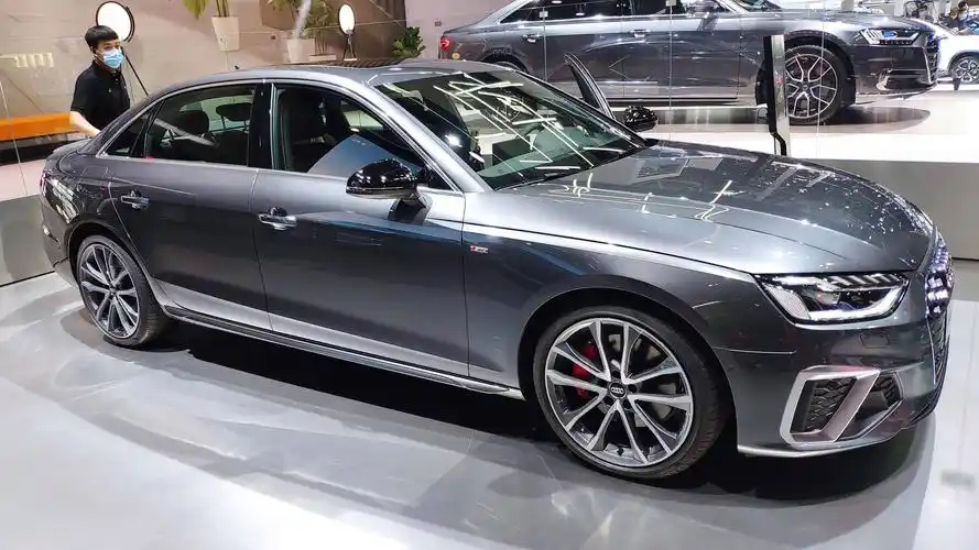 2020年北京车展:一汽奥迪a4l实车