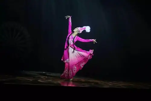 一位柯尔克孜族女孩的春晚舞之梦