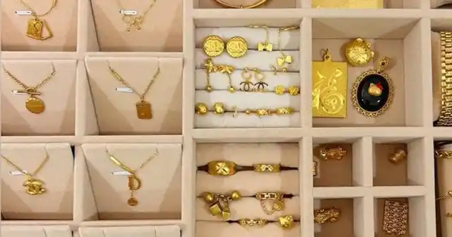 山东妻子晒出结婚15年老公赠送的黄金首饰,满满一柜子,羡慕不已|珠宝