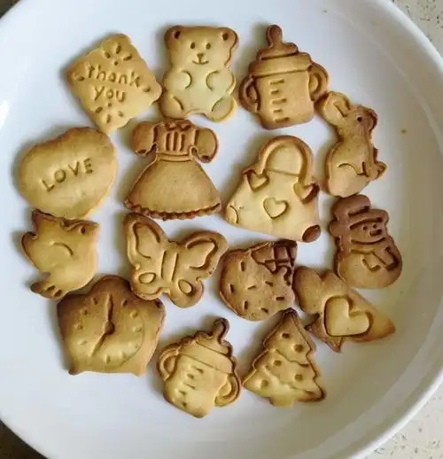 手机用户3921_qhw8做的奶香卡通动物造型饼干