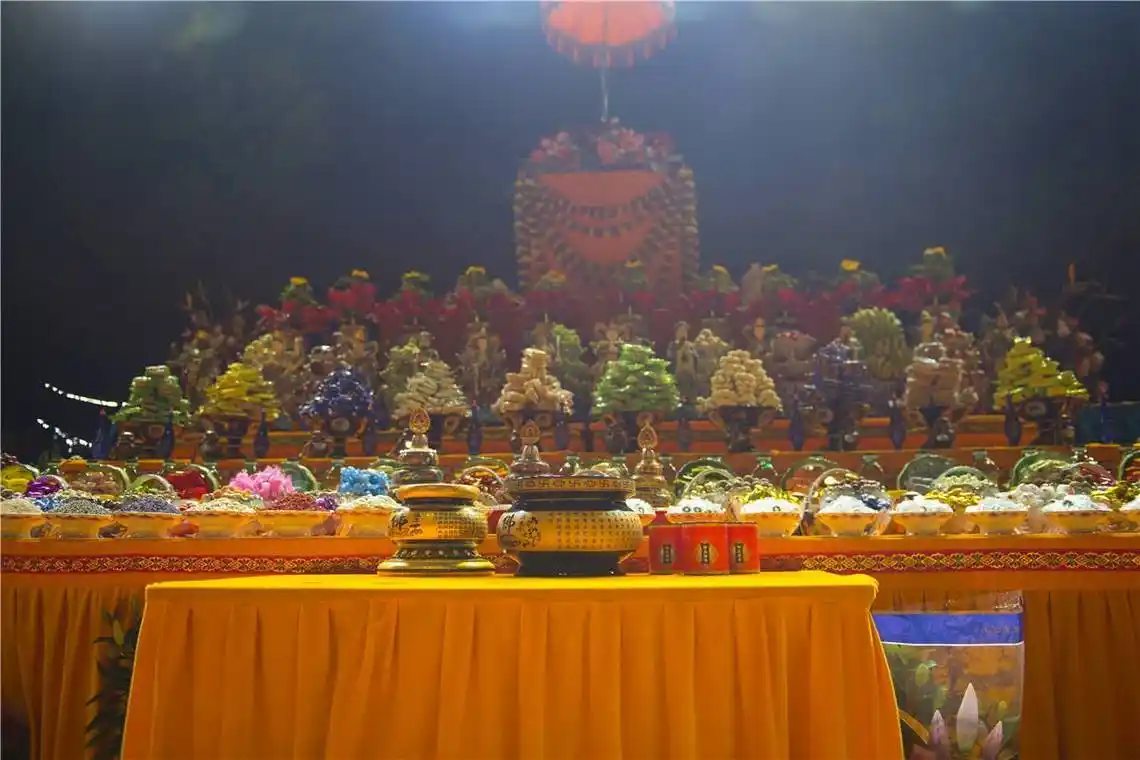 初一十五供佛佛前这些供品寓意不同切勿随意摆放