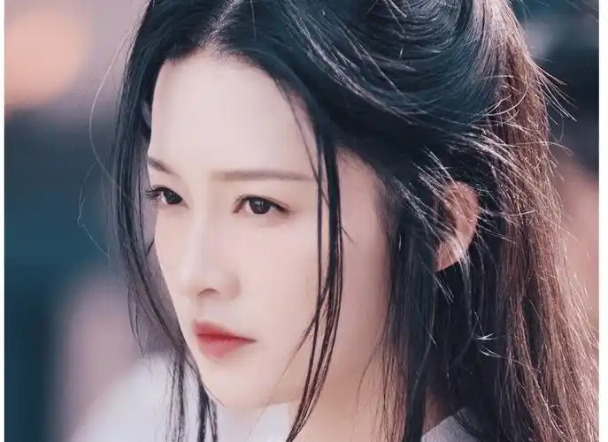 一个李沁,救了一期《极限挑战》看人果然不能看美貌_贾玲_节目_气质