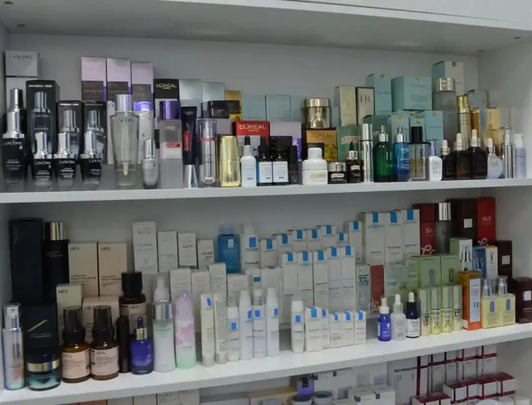 一年免费评测千款当红化妆品金山这家颜纠所粉丝近百万