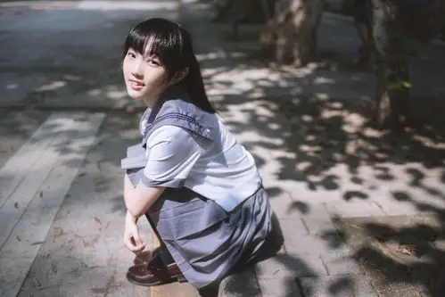 清纯校服小学妹夏末微凉出游私房照写真图片下载