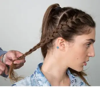 长发包包头怎么扎好看图解 教你学扎清新脱俗的的包包头发型(2)