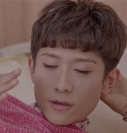 张一山好香啊眼神扇风gif动图_动态图_表情包下载_soogif