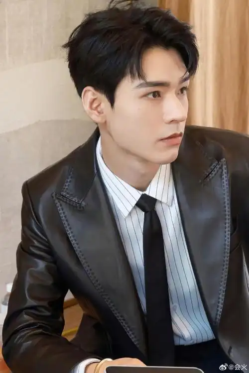 龚俊雨雾情绪大片##龚俊眼神好有侵略性