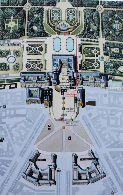 凡尔赛宫占地67000平方米,2300个房间,67个楼梯,将富丽堂皇演绎到了