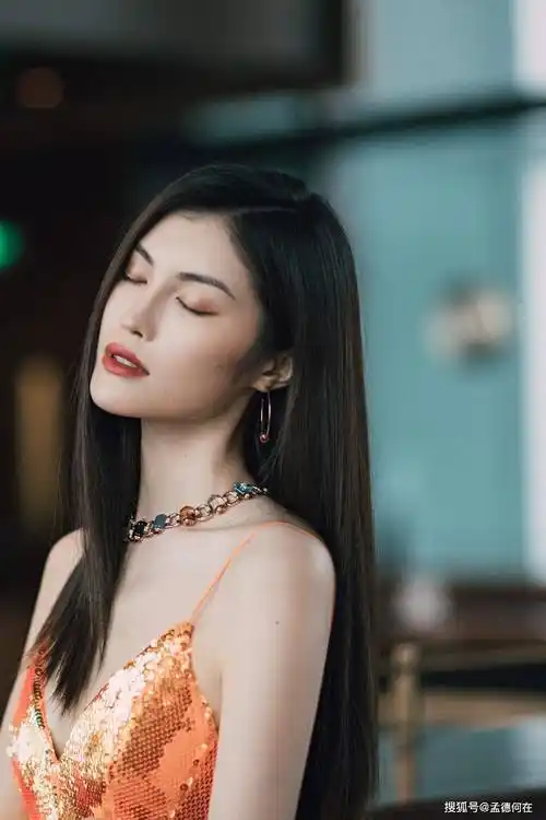 原创不愧是维密模特世界级女神何穗写真赏