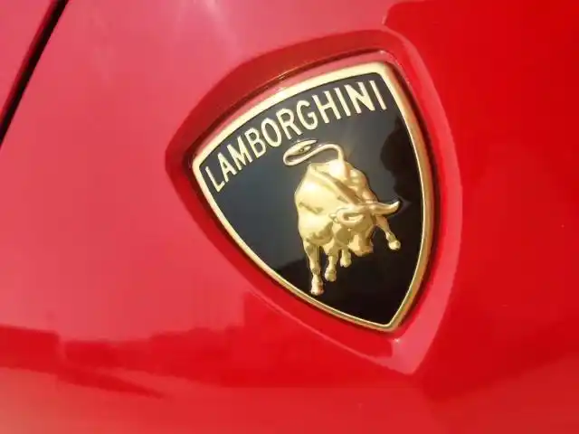 兰博基尼urus车标