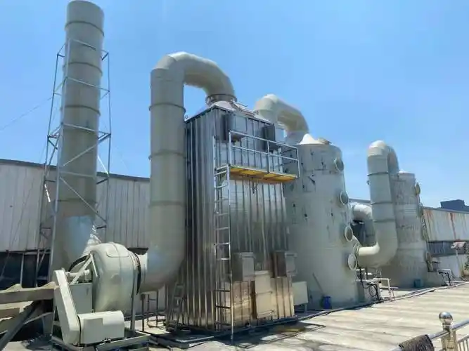 湿式静电除尘器,就像一个超级吸尘器,能把空气中的细小灰尘,颗粒物和