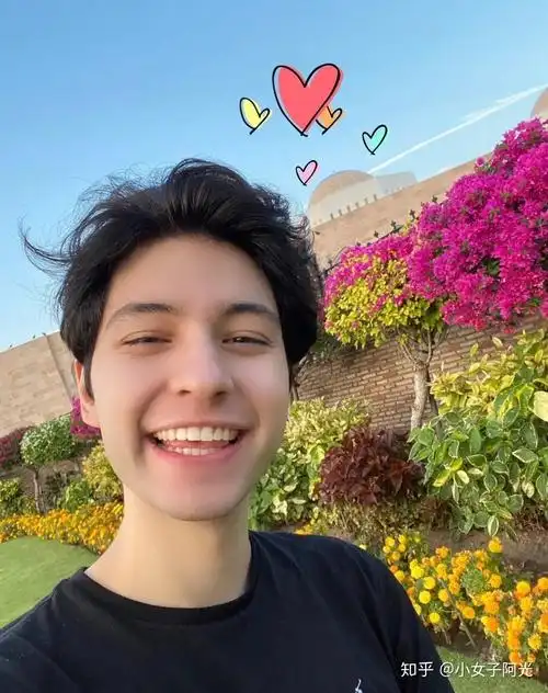 如何评价《非正式会谈》里的 dylan 钟逸伦? - 知乎