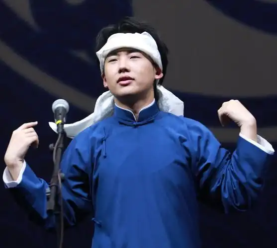 今天get到郭麒麟的叠大褂的新技能了吗?就很帅很酷