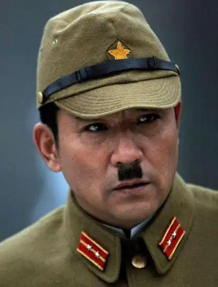 日本,自然也有很多人崇拜并且模仿希特勒,因此便开始炮制德国的卫生胡