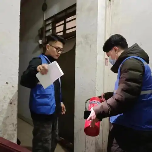 广州白云棠景街屋主外出忘关煤气网格员及时化解险情