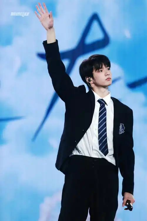 刘耀文校服男高