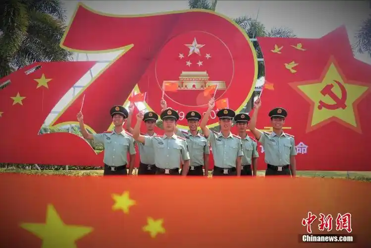 党旗红,病房里誓言铿锵