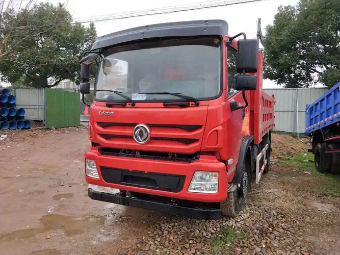 东风特商蓝牌自卸