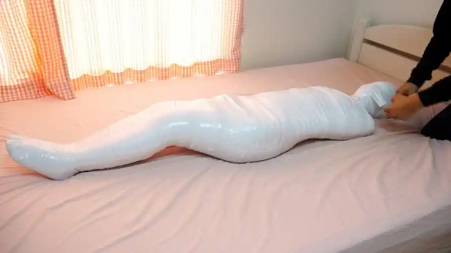 滴溜溜地初中生01