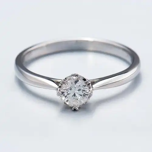 钻石戒指图片女款实体店实拍