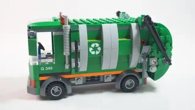 乐高搭建:乐高大电影70805 b模式垃圾车评测