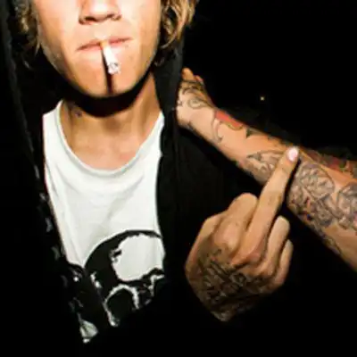 竖中指男生头像