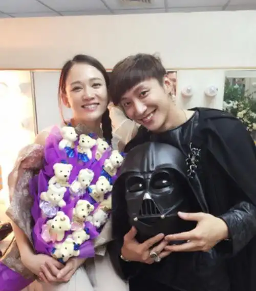 "晴天娃娃"乔任梁:头套塑料袋身亡,父母遭网暴,被撕葱害死?