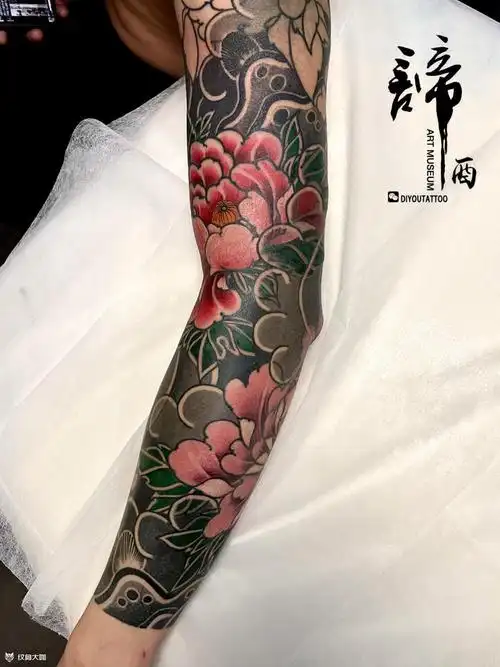 花臂唯有牡丹最美之_纹身图案手稿图片_苏州谛酉小贤的纹身作品集