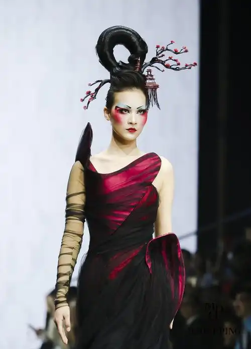 毛戈平化妆品 毛戈平彩妆 毛戈平 查看大图 手机看图 作品简介 毛戈平