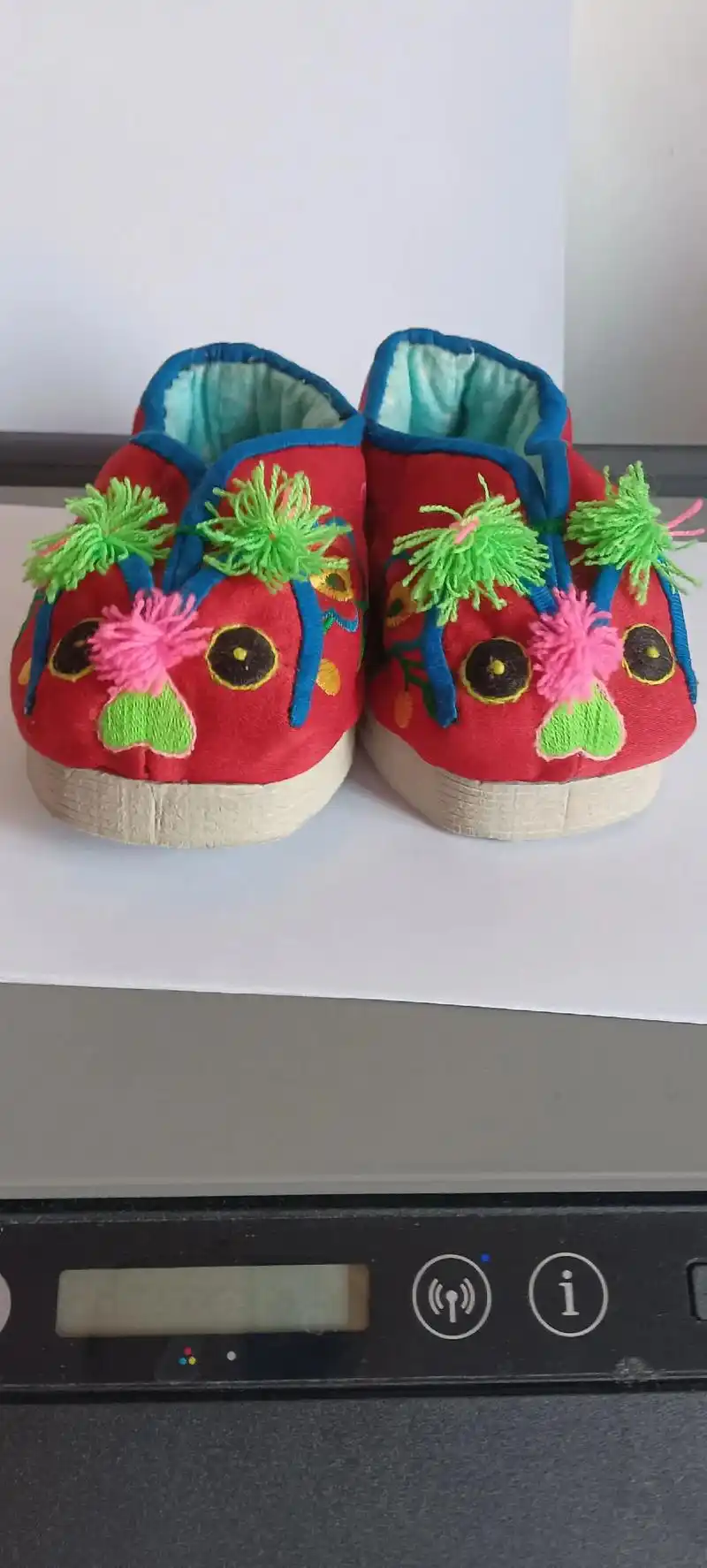 虎头鞋 #纯手工打造 #亲手制作 #千针万线做双鞋送给你 - 抖音