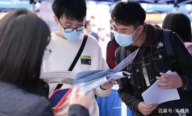 近年来,每逢暑假,很多大学生都会利用这段时间提前感知社会,进入企业