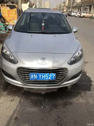 天津牌照一首车11万公里无事故 2.0手动非常稀有喜欢抓紧